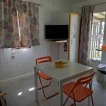 Chalet Zecamping 3 Etoiles Toboggans Et Piscine Massillargues-Attuech