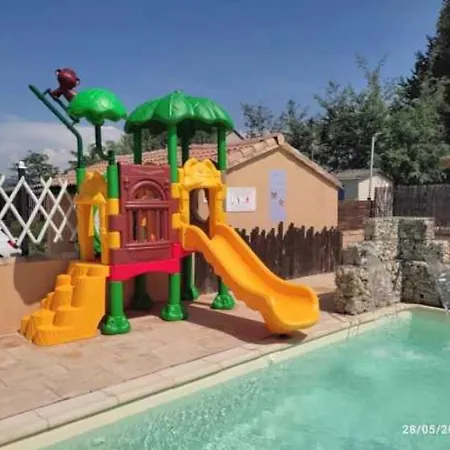 3 Etoiles - Piscine - Eebicc Chalé