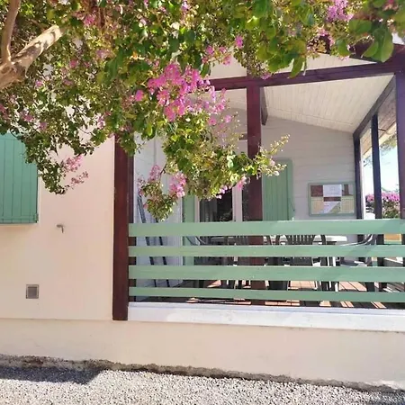 Zecamping 3 Etoiles Toboggans Et Piscine * Massillargues-Attuech