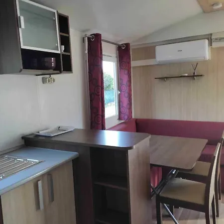 3 étoiles - Piscine - Eebicc * Massillargues-Attuech