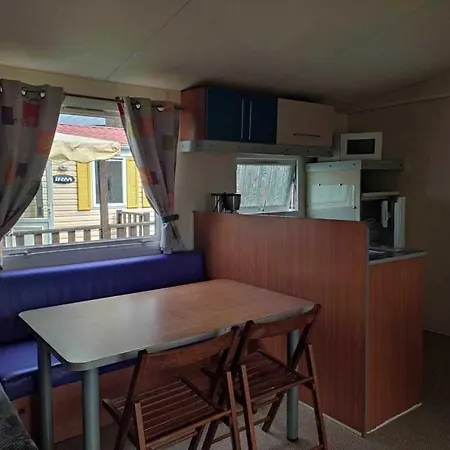 Zecamping 3 Etoiles Toboggans Et Piscine Chalet