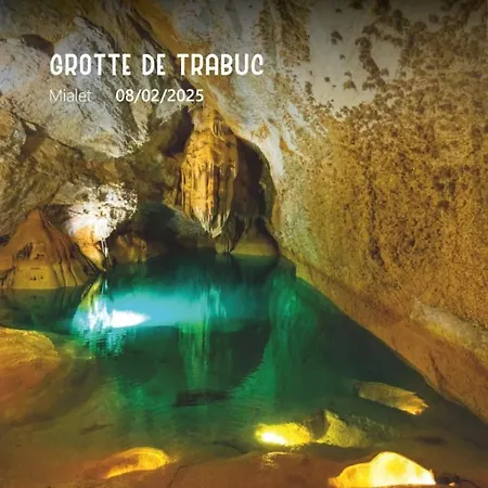 Zecamping 3 Etoiles Toboggans Et Piscine Horská chata *