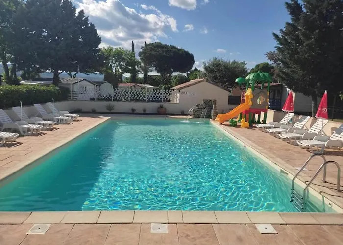3 Etoiles - Piscine - Eebicc