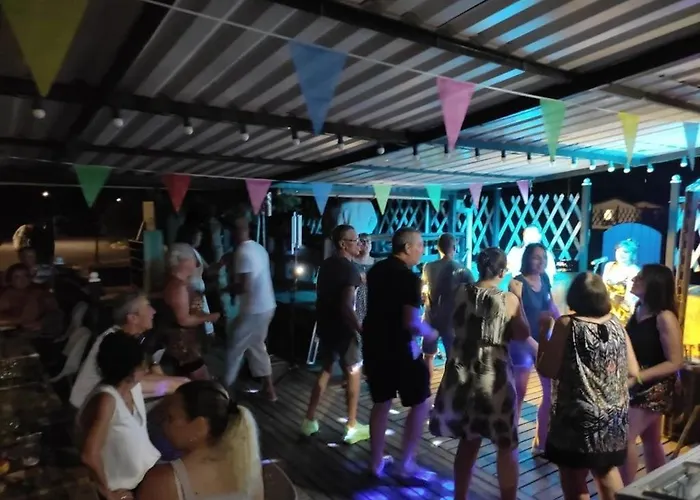 3 Etoiles - Piscine - Eebicc Dağ evi *